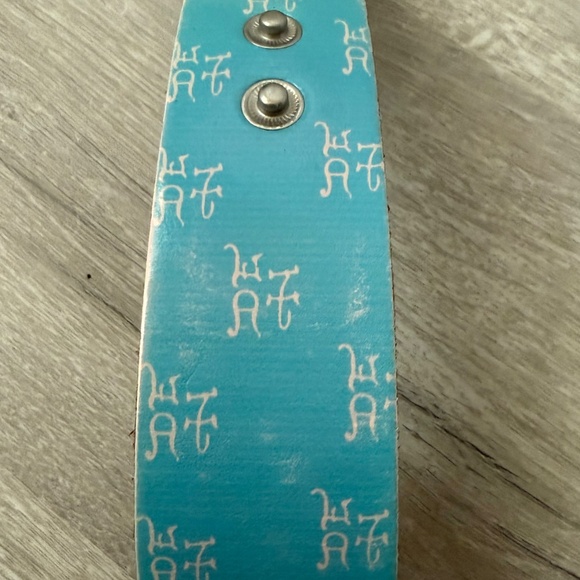 Ed Hardy Sky Blue Embroidered Snap Wrap Bracelet Genuine Leather - Picture 9 of 12